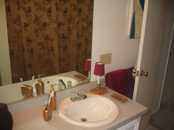 Student Housing Bathroom for Kimberly Arms Apartments